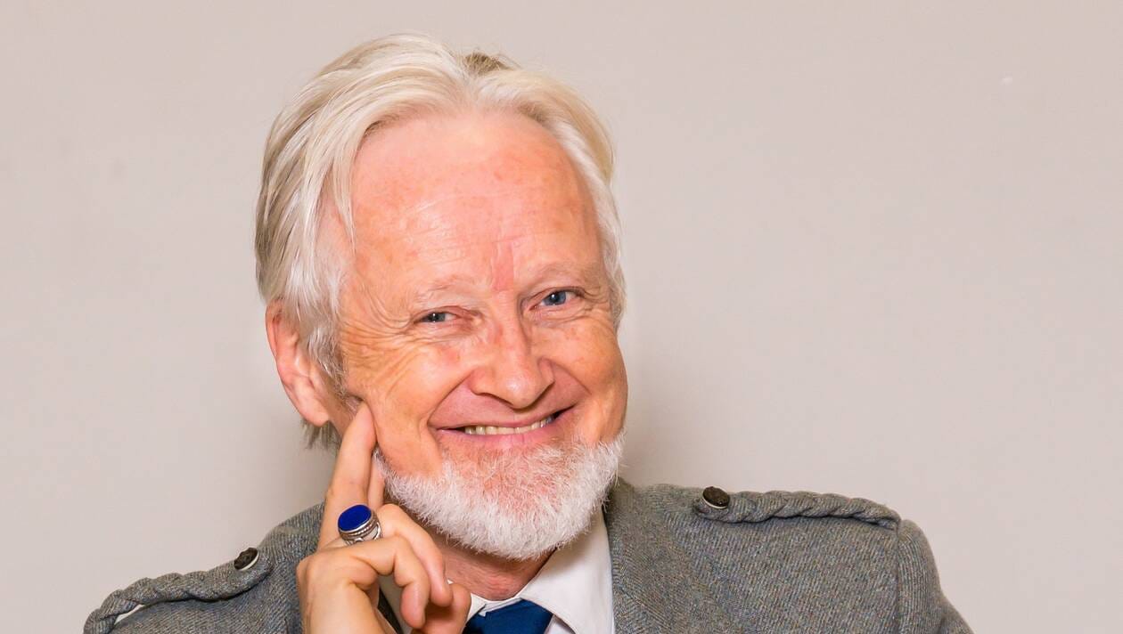 Robin Edward Poulton Ph.D. dit Macky TALL, Responsable au Bureau des Amis du Mali en Virginie :  « Mieux vaut ne pas célébrer le tyran Napoléon Bonaparte, mais rectifier son image … »