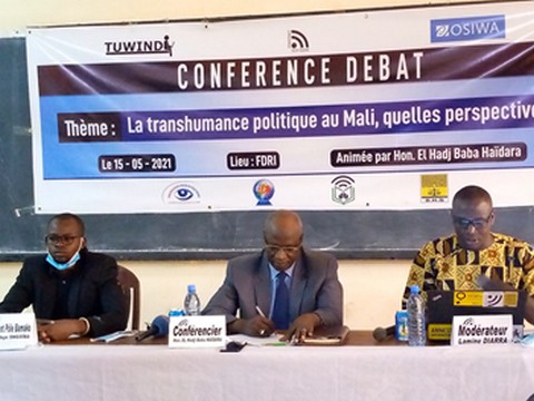 Transhumance politique au Mali :  Le manque d’idéologie et la course au pouvoir en cause
