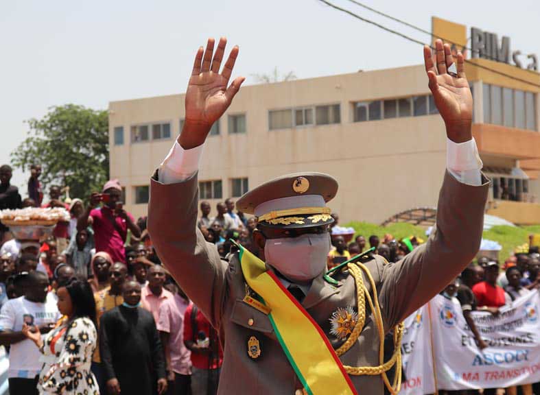 Qui est le colonel Goïta, homme fort du Mali, dont l'arrivée au pouvoir fait que la France va retirer ses troupes?