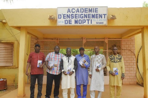 « Guide CENOU de l’étudiant » : le CENOU en campagne de distribution dans des académies