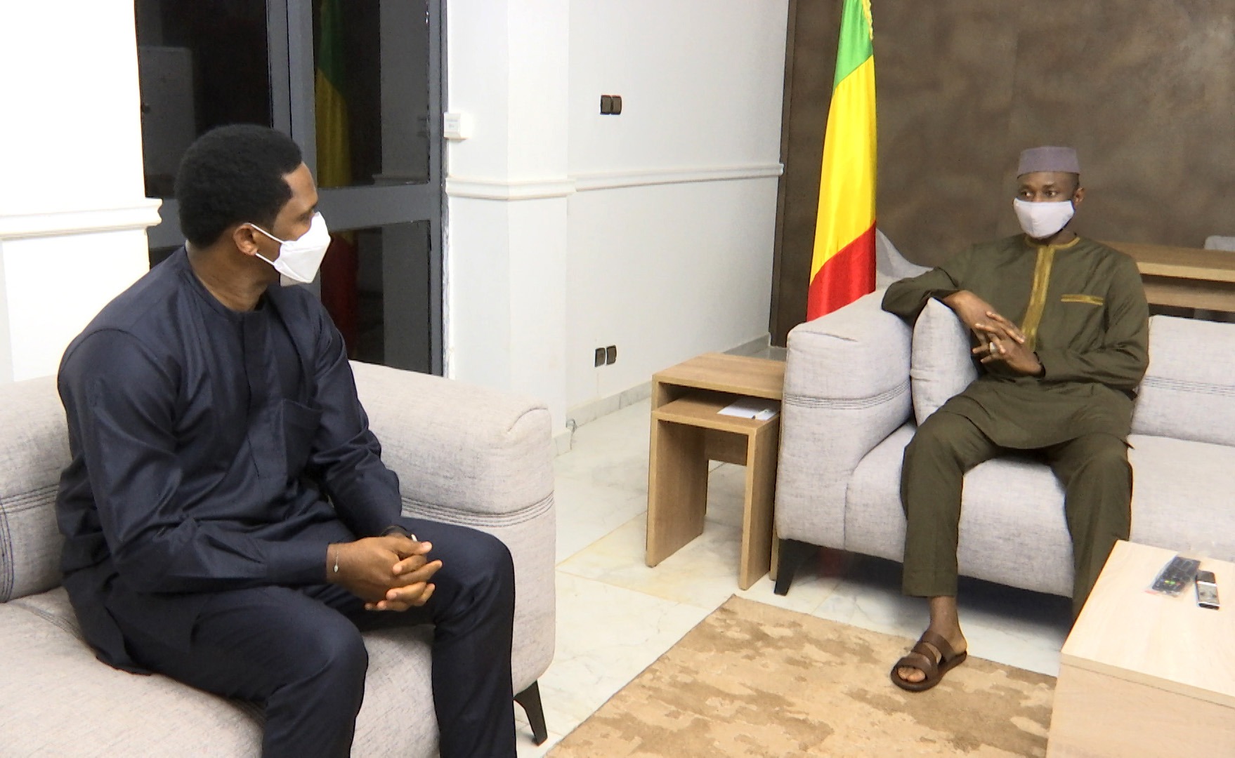 Le Président de la Transition reçoit Samuel Eto’o fils