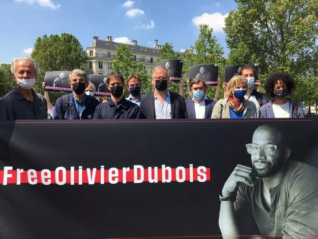 Enlèvement d'Olivier Dubois au Mali: rassemblements de soutien à Paris et à Bamako