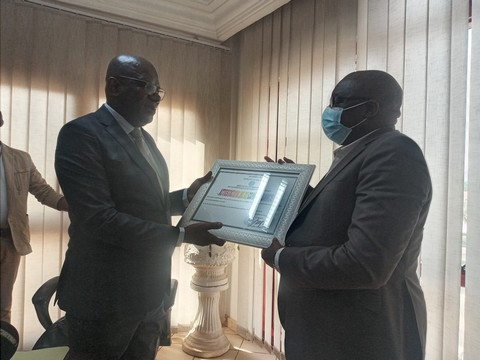 Ministère de l’environnement :  Total-Mali distingué pour l’utilisation des plastiques biodégradables