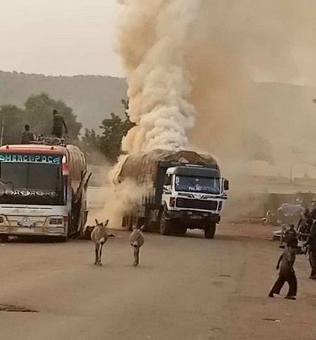Kokofata/région de Kita : un camion contenant des matières diverses se déflagre en faisant 11 blessés