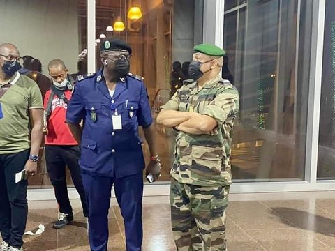 Visite inopinée du ministre de la sécurité à  l'aéroport international Bamako-Sénou :  Les rackets, manque de vigilance, absentéisme… des agents constatés