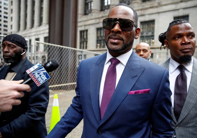 Pour épouser Aaliyah, R.Kelly a soudoyé un fonctionnaire, affirme un ex-employé