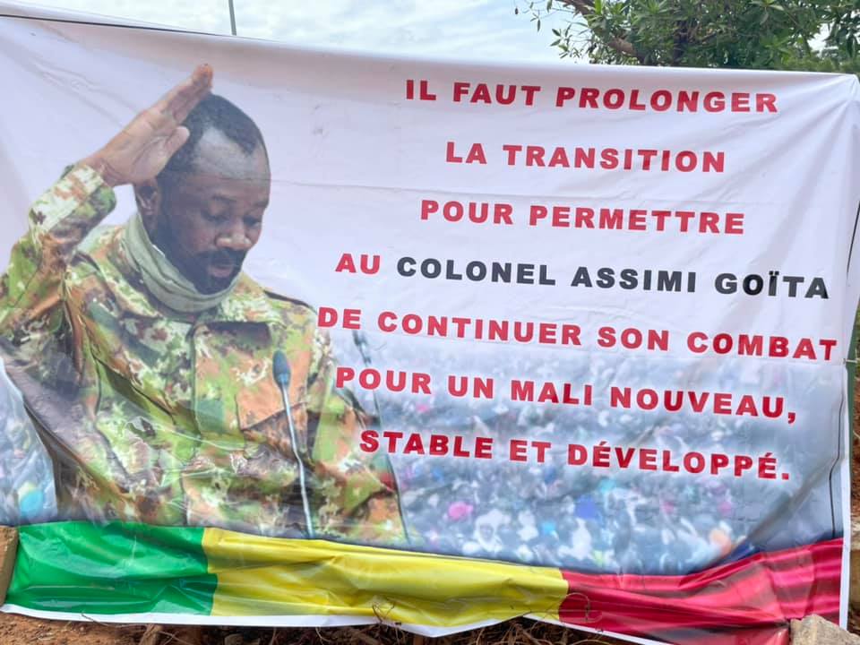 Meeting populaire pour demander la prolongation de la durée de la transition en cours