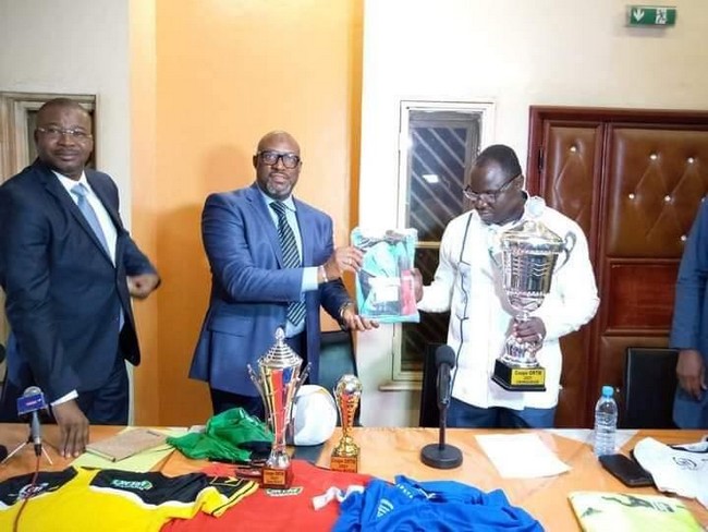 Coupe ORTM de football 2021 :  Les équipes participantes reçoivent des équipements sportifs