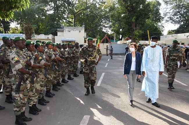 La France, de héros à zéro au Mali   : Une disgrâce en une seule date