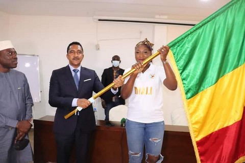 Afrobasket Senior dames Cameroun 2021 :  La sélection malienne reçoit le drapeau