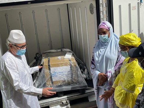 Essai Solidarity de l’OMS : le Mali réceptionne 40 000 doses de vaccins candidats