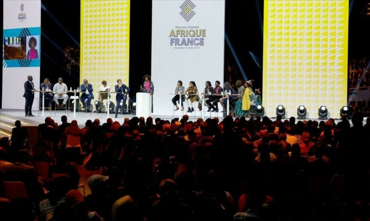 Nouveau sommet Afrique-France : Quand la jeunesse africaine « refuse de manger dans la marmite sale » de Macron