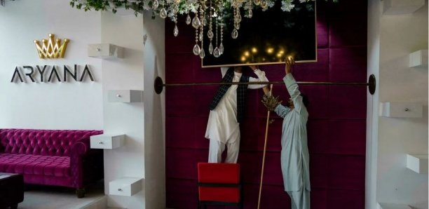 Afghanistan : les talibans s'attaquent à la présence des femmes à la télévision