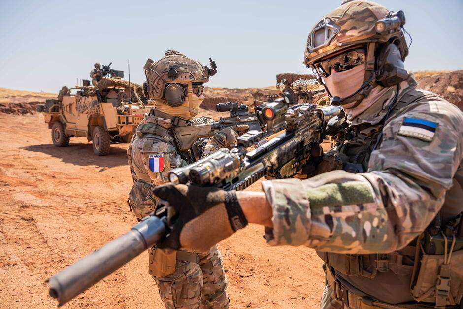 Le gouvernement malien invite le Royaume du Danemark à retirer immédiatement son contingent de forces spéciales du territoire de la République du Mali.