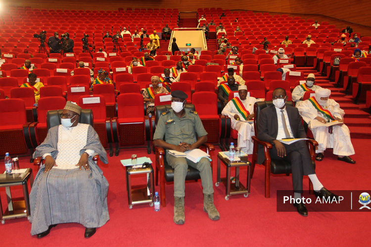 CNT : Questions aux ministres Wagué et Guindo