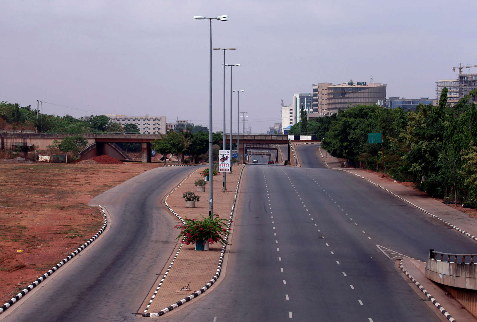 Au moins 30 morts dans l'attaque d'un autocar au Nigeria