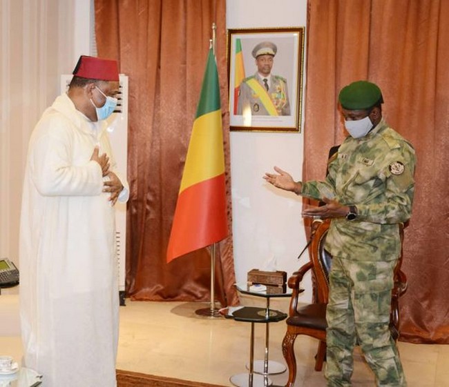Diplomatie : le Président de la Transition a reçu l’ambassadeur du Maroc en fin de mission