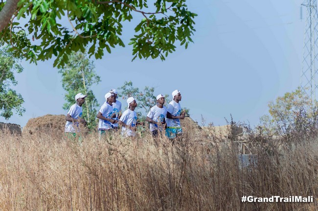 Grand Trail pour la Paix : La jeunesse déterminée brave la chaleur
