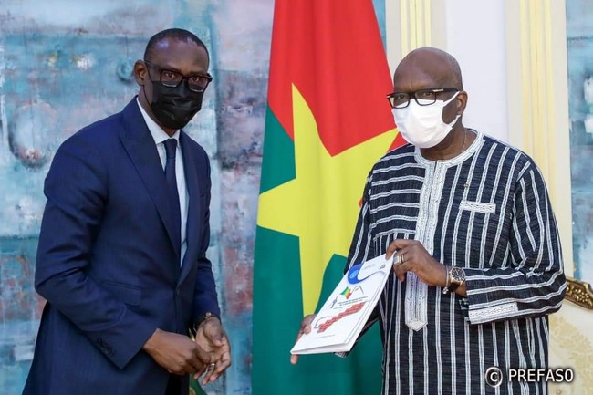 Durée de la transition : Abdoulaye Diop dépêché à Abidjan et à Ouaga