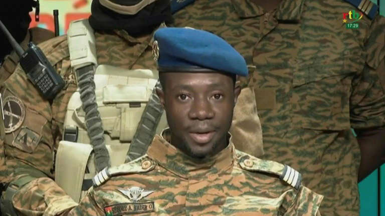 Burkina: scènes de joie à Ouagadougou après l’annonce du coup d’Etat