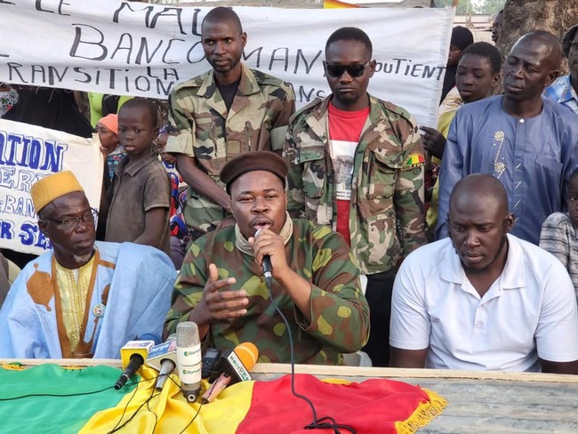 Transition politique au Mali :  Les autorités abandonnées en plein vol par les soutiens de poids