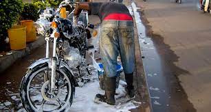 Lavage auto et moto : Une activité  génératrice de revenus