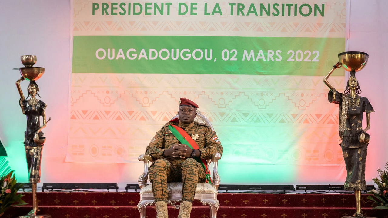 Burkina Faso: cérémonie officielle d'investiture du lieutenant-colonel Paul-Henri Sandaogo Damiba