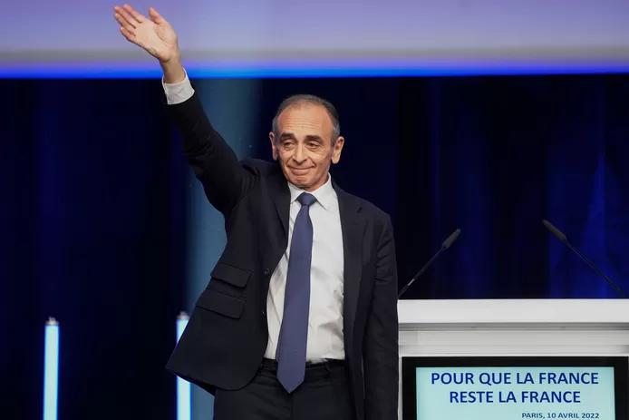 Zemmour appelle à voter Le Pen: “J’ai commis des erreurs, je les assume toutes”