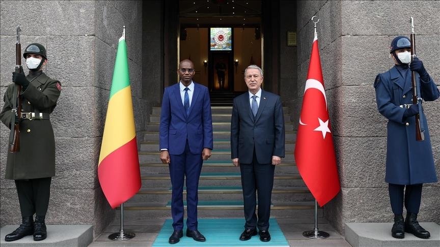 Turquie : Le ministre de la Défense rencontre son homologue malien à Ankara