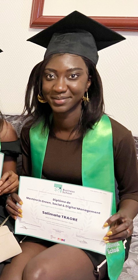 Salimata Traoré : Belle plume et gros parchemins en vrac !
