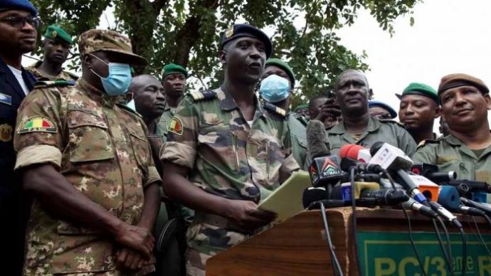 Comment sortir de la Transition ? : Le Mali en quête d’une gouvernance de pays en guerre !