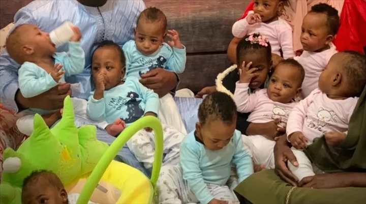 Mali nonuplés : en parfaite santé pour leur premier anniversaire