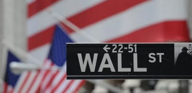 Les Bourses mondiales continuent leur chute: “Une série de vents contraires”