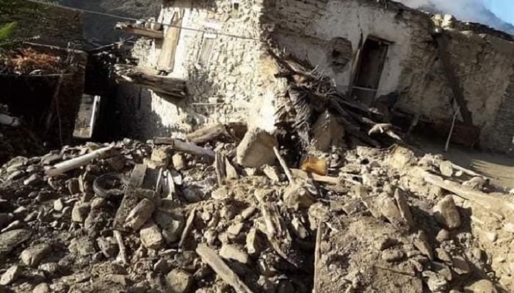 Au moins 920 morts dans un puissant séisme en Afghanistan