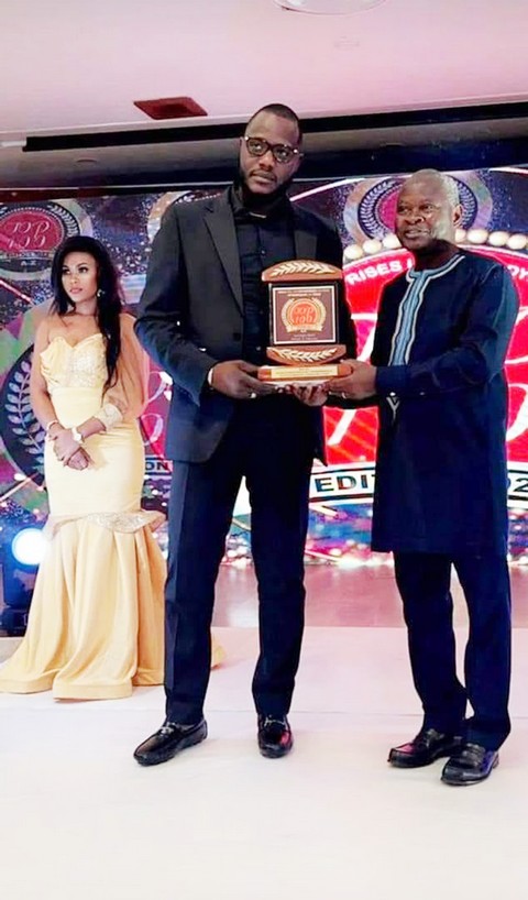 Gala des 100 entreprises les plus dynamiques au Togo : Plusieurs entreprises togolaises distinguées :  Roi 12 12 primé par la "Palme internationale de l'entrepreneur le plus dynamique de l'Afrique de l'Ouest"