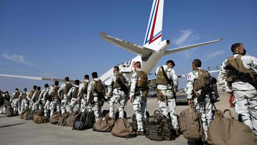 ENTRETIEN. Guerre en Ukraine : la France "n'est pas prête" à un combat à haute intensité selon l'ancien inspecteur général des armées