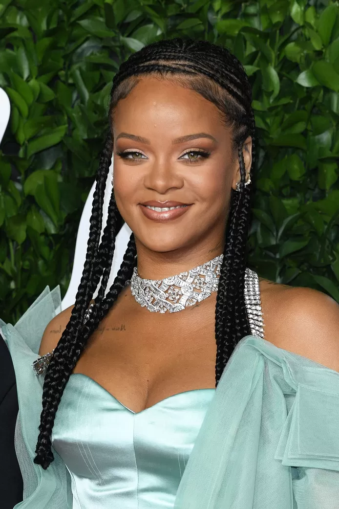 Rihanna devient la milliardaire autodidacte la plus jeune des États-Unis