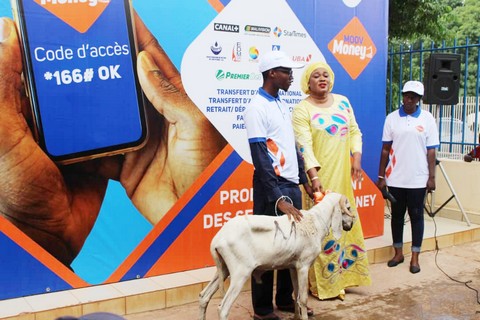 Pour aider des maliens à célébrer la fête de Tabaski 2022 :  Moov Africa Malitel a fait don d'une cinquantaine de moutons à ses clients et partenaires