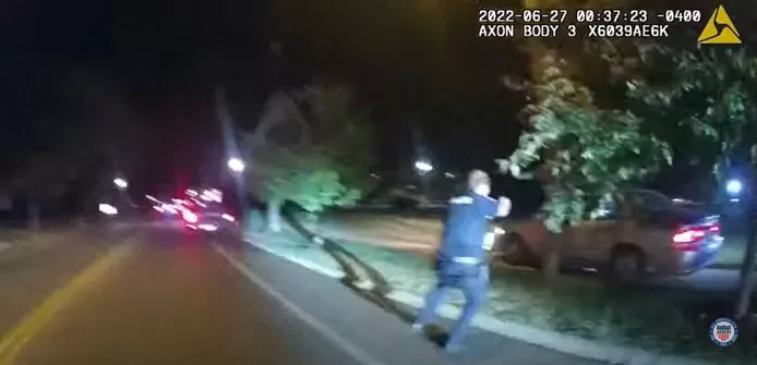 Appels au calme après une vidéo d'un homme noir criblé de balles par la police