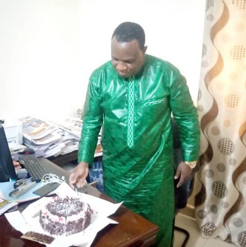 Anniversaire de notre directeur de publication : La surprise du  personnel au chef