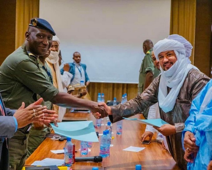 Echange , Colonel-major Ismaël Wagué, et CMA