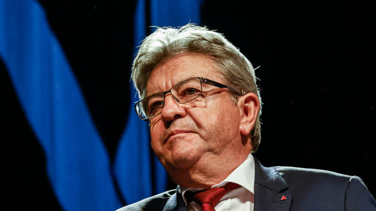 La France insoumise menace d’engager une procédure de destitution contre Macron