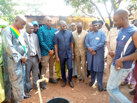 Lamine Seydou Traoré à Banankoro et à Sanankoroba : "Nous ferons en sorte que nos populations puissent bénéficier de l'accès universel de l'eau potable"