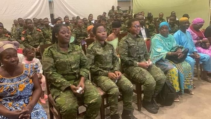 3 soldats militaires