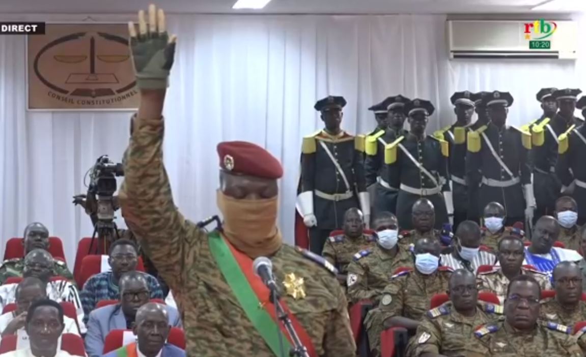 Burkina Faso : Le Capitaine Ibrahim Traoré prête serment
