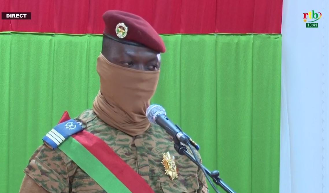 Transition au Burkina : « Pour ma nation, je me battrai jusqu’au dernier souffle », promet le Capitaine Ibrahim Traoré
