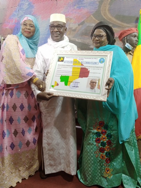 Remise des médailles de mérite et de reconnaissance de l’A.J.P.M :  Mamadou Naman Keita,  l’homme de l’année 2022!