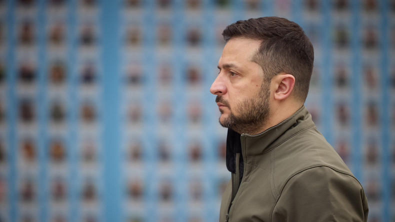 “L'ombre d'un dictateur”: Zelensky signe une loi renforçant le contrôle de l'État sur les médias