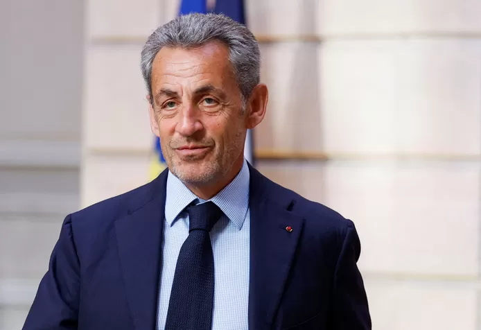 Nicolas Sarkozy appelle la droite à gouverner pour sortir la France de l'impasse