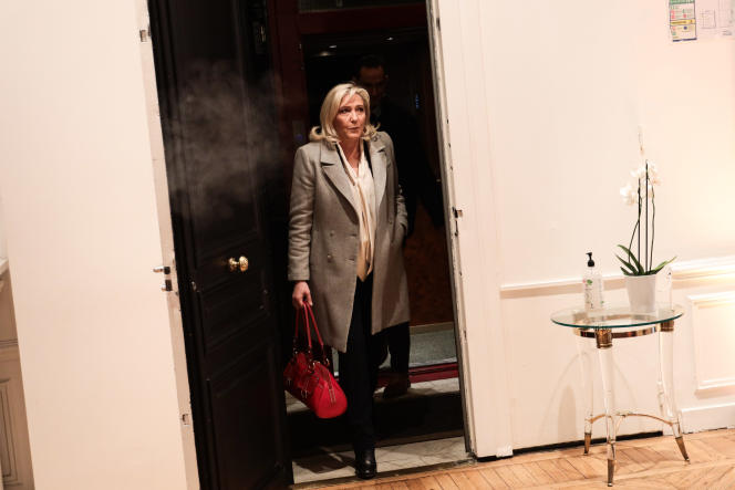 Marine Le Pen s’aventure au Sénégal, en quête d’une image internationale